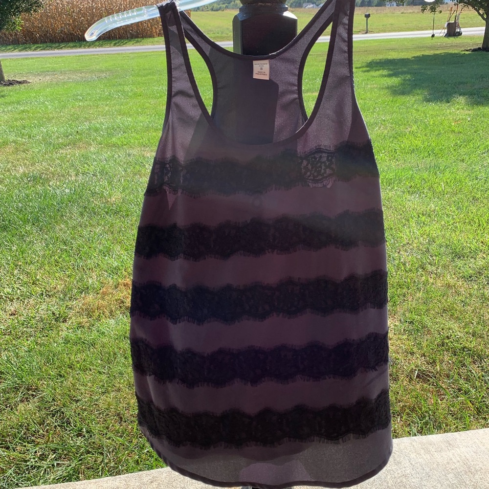 Sleeveless shirt